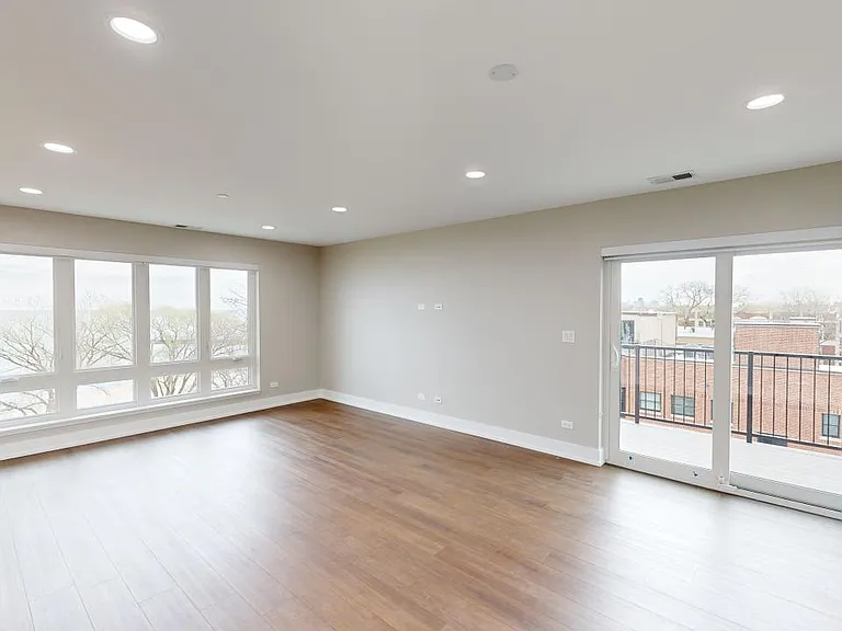 550 Sheridan Square — Photo 14