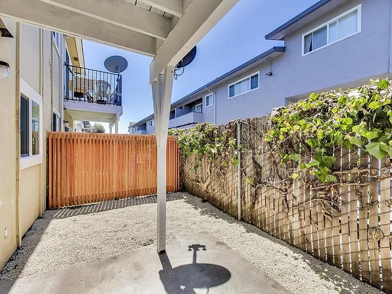 2727 Marina Boulevard — Photo 5