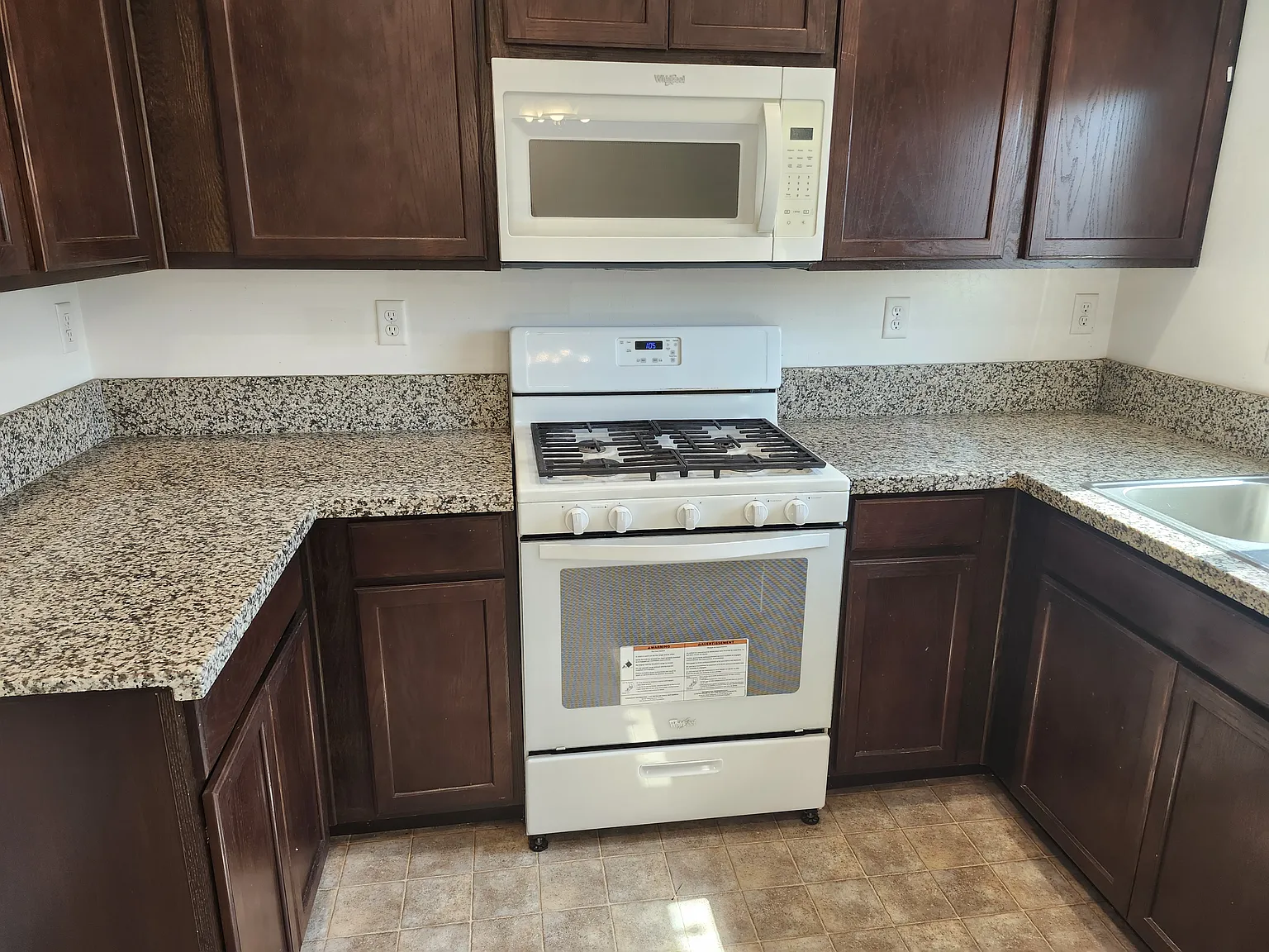 3 bed, 1155 sqft, $2,150 — Photo 4