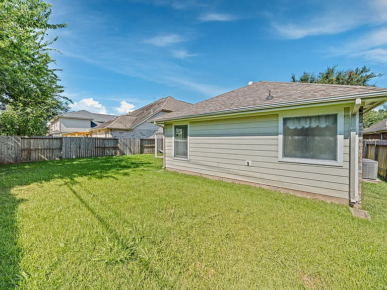12918 Stratford Mill Ln — Photo 32