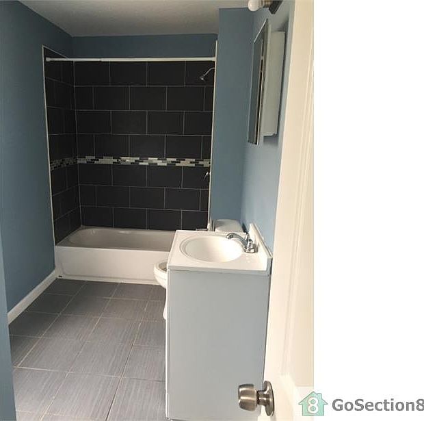 1st image of 935 S 20th St #1