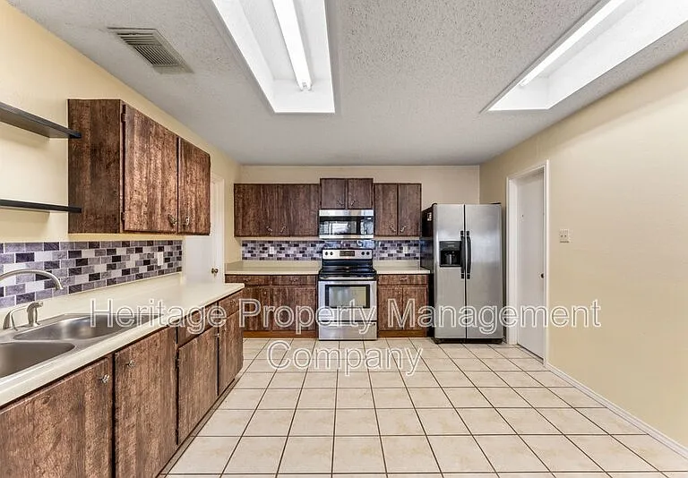 6863 Cypress Mist Dr — Photo 13