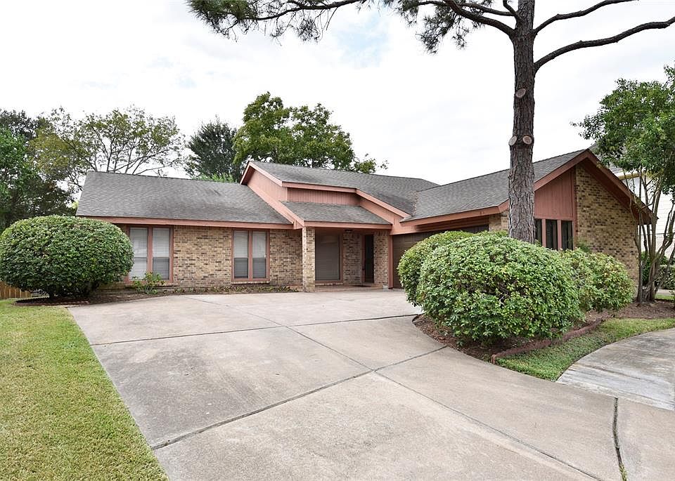 1st image of 8806 Hydethorpe Dr