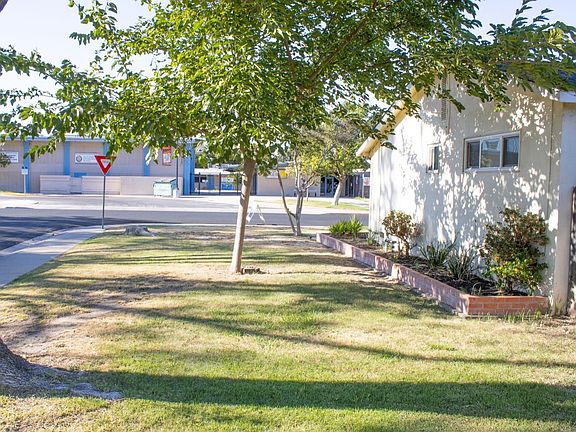 5th image of 600 Tokay Ave