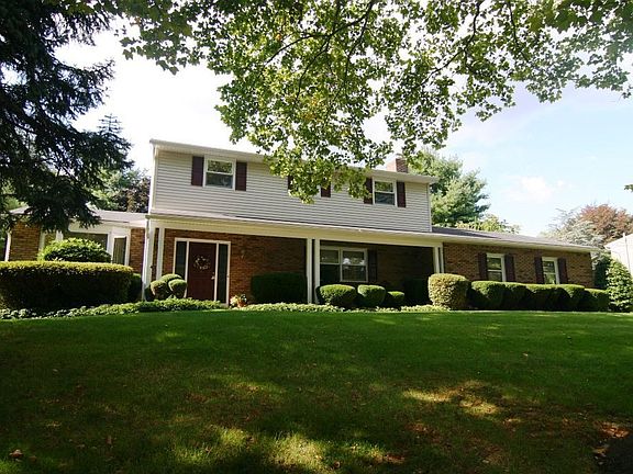 2nd image of 3677 Mountain View Ave