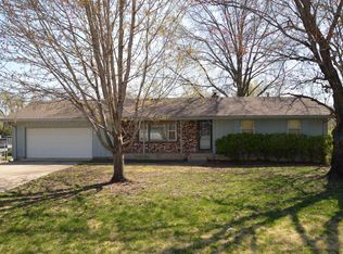 616 SW Grand Ct, Topeka, KS 66606
