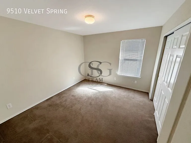 9510 Velvet Spg — Photo 23