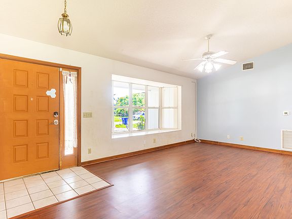 5th image of 843 Azalea Drive