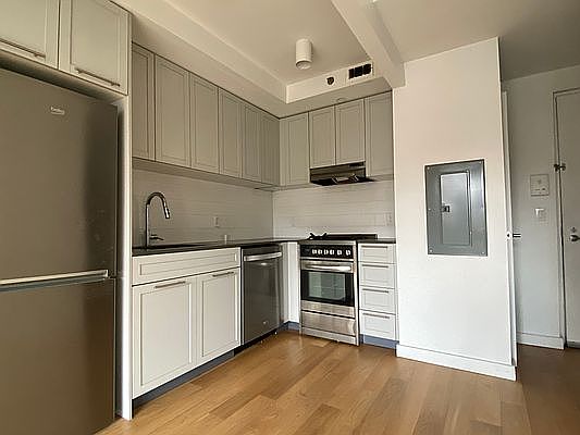 5th image of 150 Union Ave APT 6O