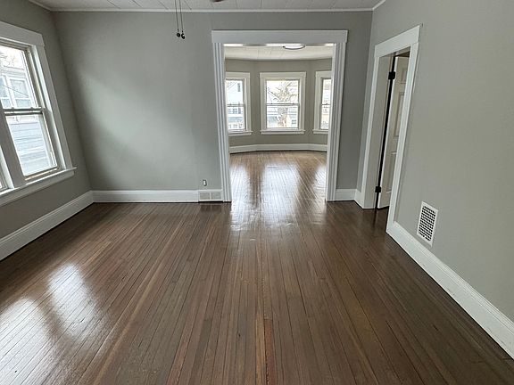 4th image of 64 Harbor Ave APT 2