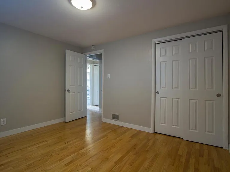 450 S Emerson St — Photo 8