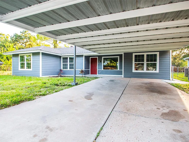 1941 Lynnview Dr — Photo 2