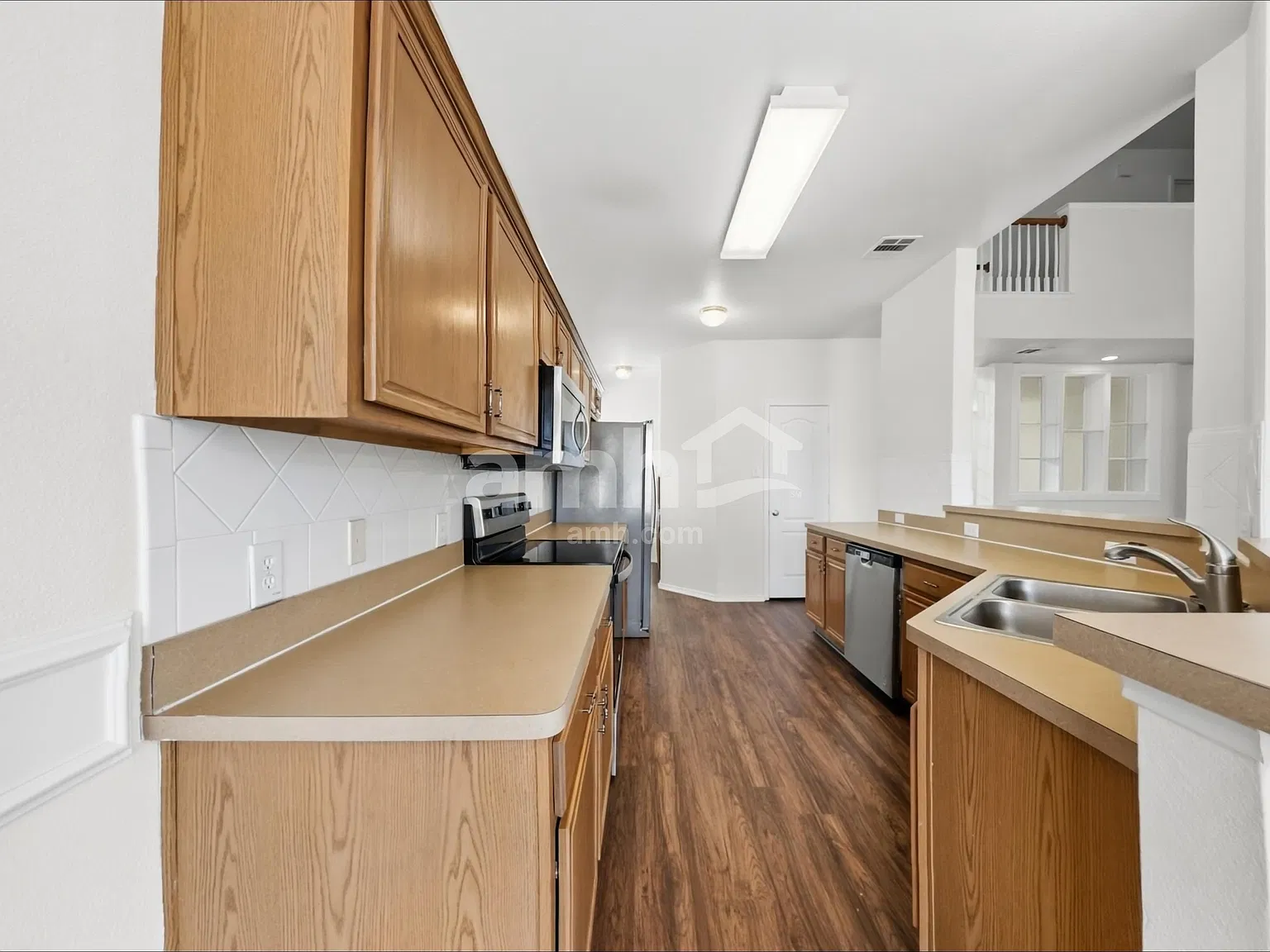 4 bed, 2.0 bath, 2604 sqft, $2,520 — Photo 4