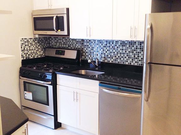 4th image of 200 W 15th St APT 11E