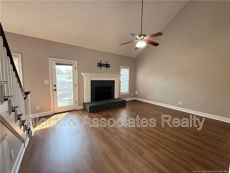 3460 McChoen Dr — Photo 4