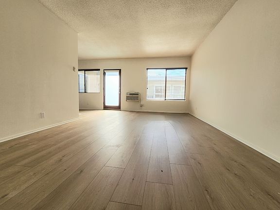 5th image of 1850 Greenfield Ave APT 20