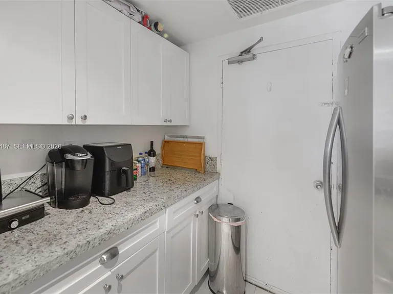 880 NE 69th St #5L — Photo 14
