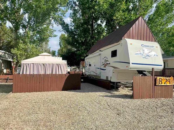 29 B St, Cascade, ID 83611