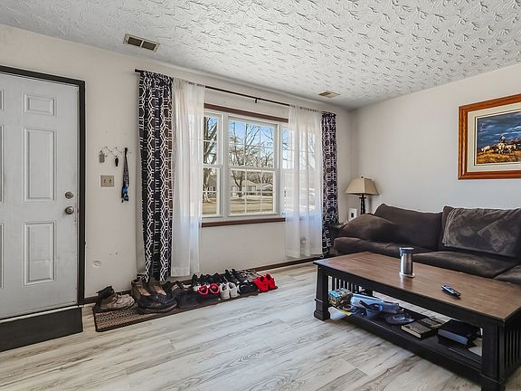 4th image of 313 5th St