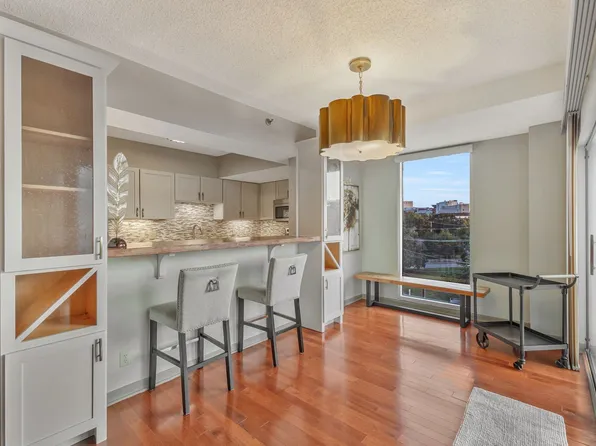 900 19th Ave S APT 708, Nashville, TN 37212