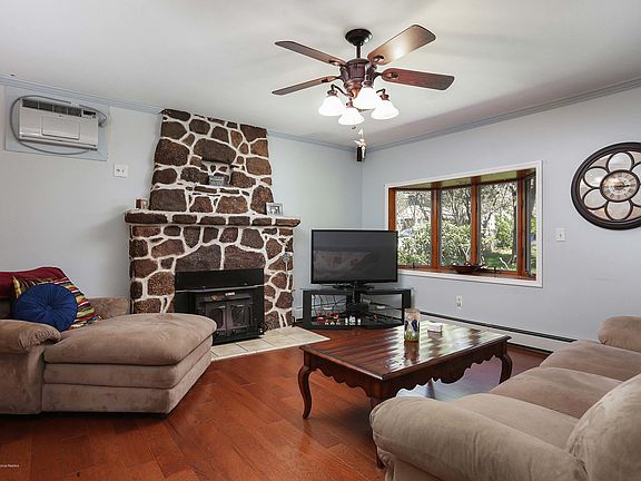 5th image of 408 Anthony Ave