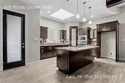 400 Royal Crown Rd — Photo 29
