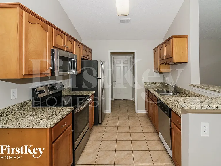 1836 Roy Dr — Photo 7