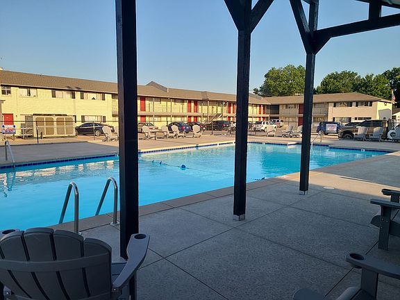 3rd image of 1115 E 48th St S #29