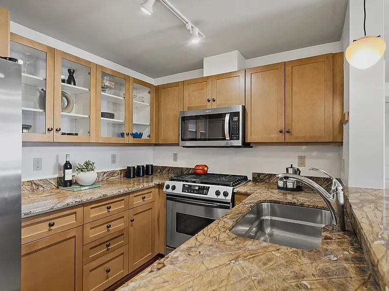 745 Bellevue Ave E #109 — Photo 9