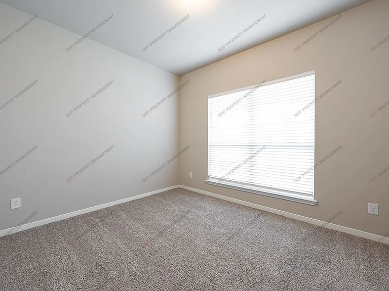 5305 Friars Loop — Photo 15