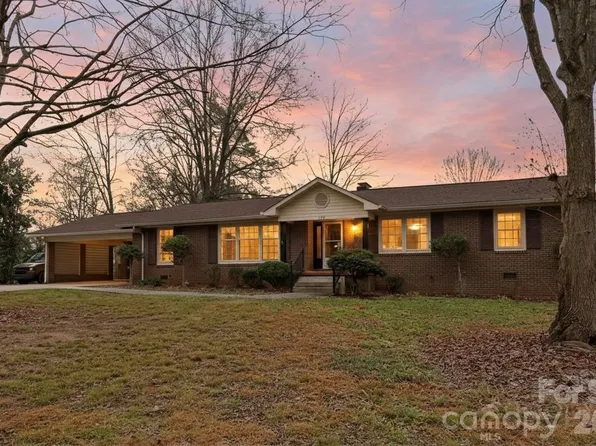 346 Saint Joseph St, Kannapolis, NC 28083
