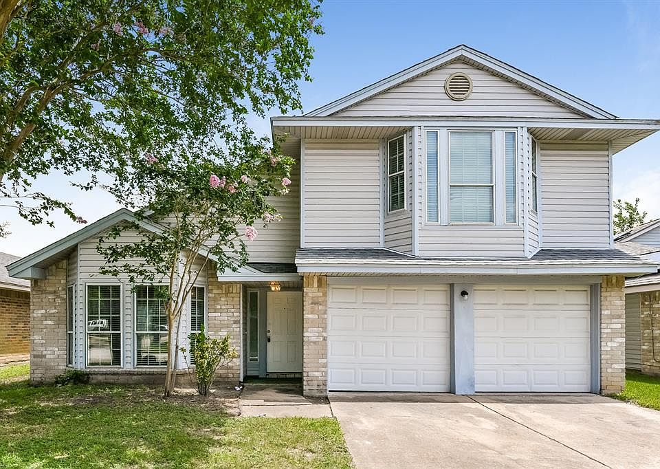 2nd image of 15914 Mission Village Dr
