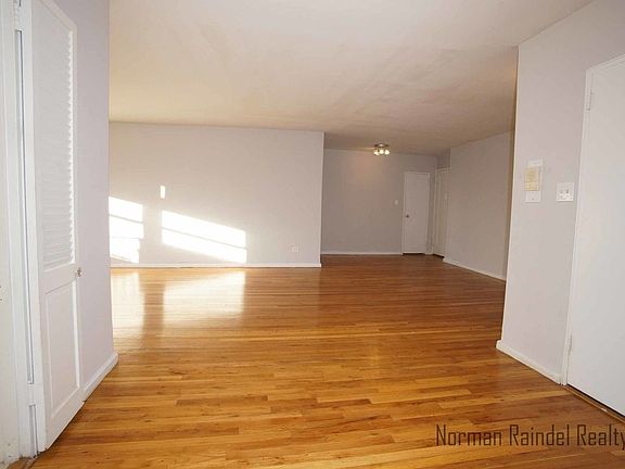 4th image of 1745 E 12th St APT 3D