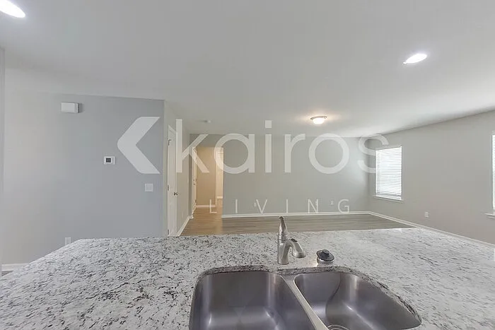 128 Bluff Rd — Photo 11
