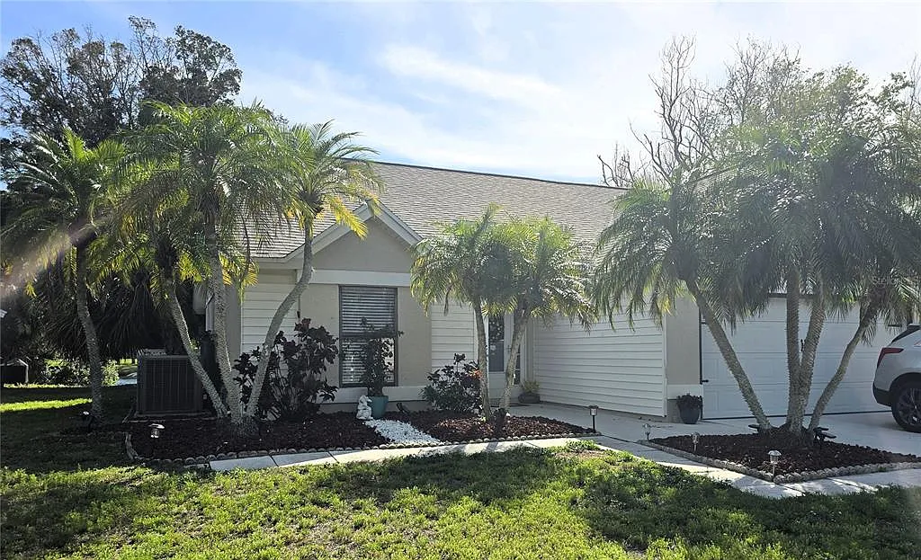 2 bed, 2.0 bath, 1272 sqft, $2,500 — Photo 1