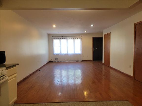 4th image of 104-43 Springfield Blvd Floor 1