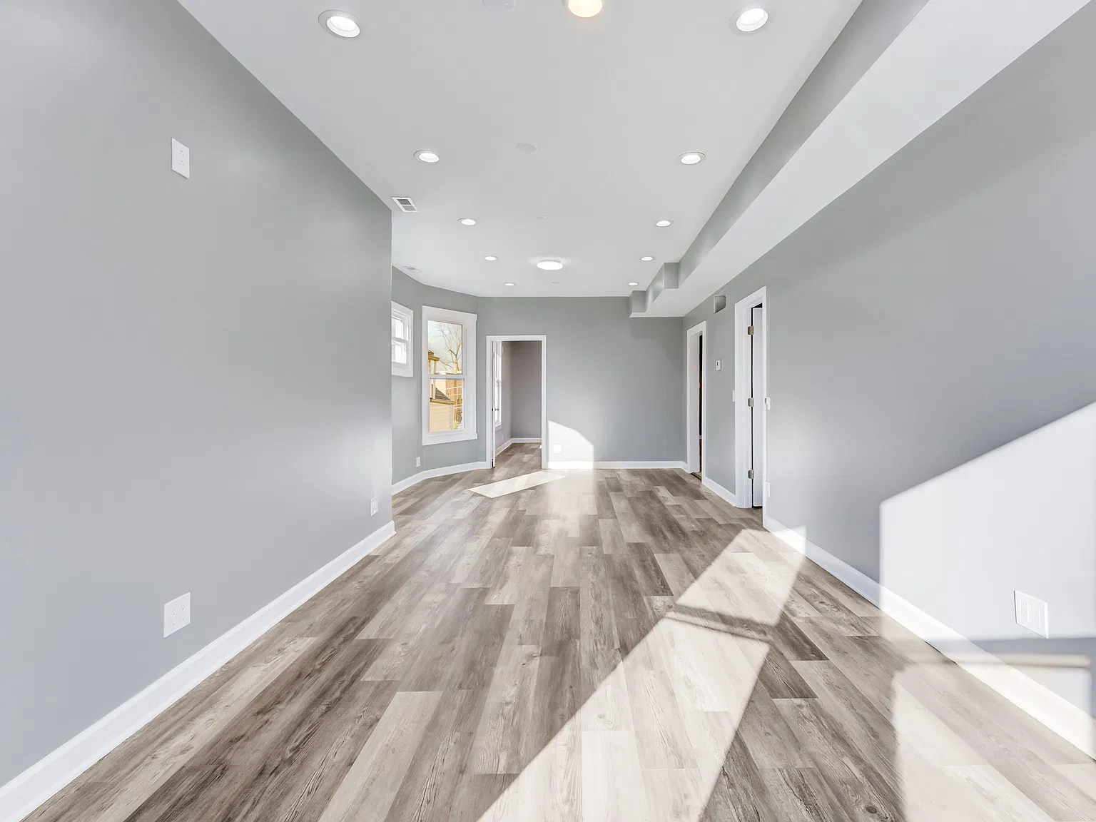 3 bed, 1500 sqft, $2,100 — Photo 4