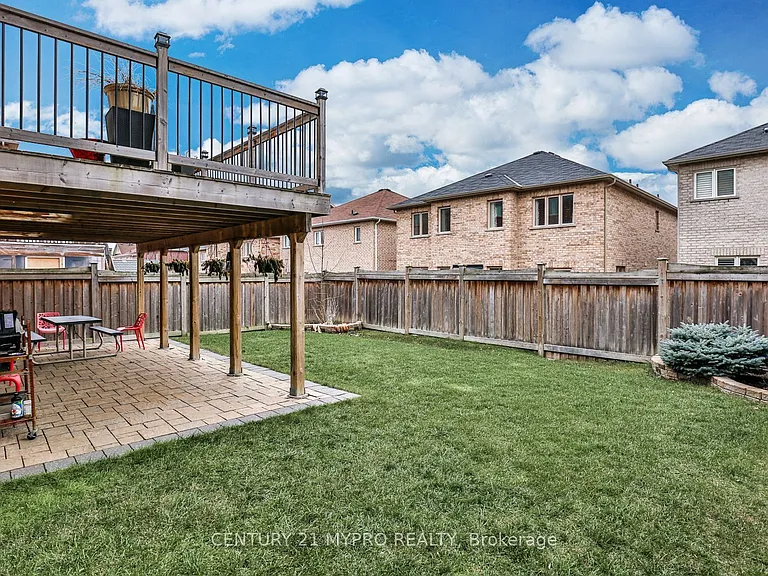 431 Woodspring Ave E — Photo 47