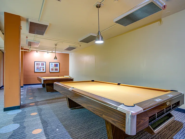 Americana Apartments — Photo 32
