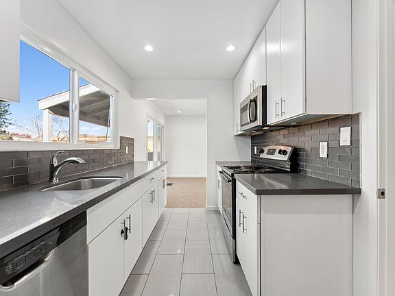 3rd image of 6221 Cypress Ave APT 6