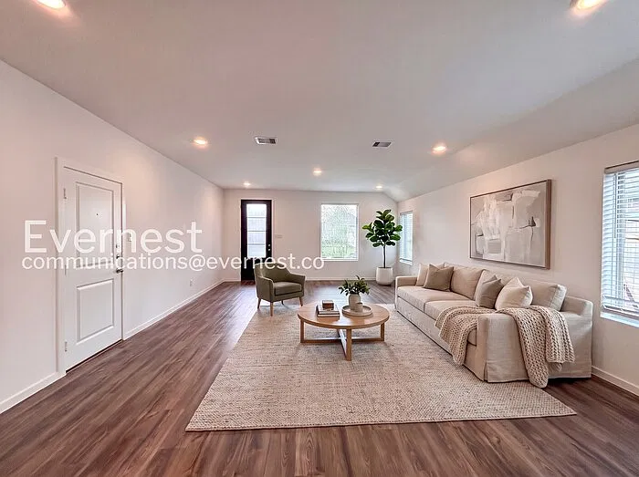 3 bed, 2.0 bath, 1600 sqft, $2,275 — Photo 4