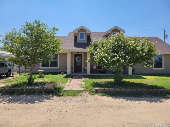 318 TX-225 Loop, Carrizo Springs, TX 78834