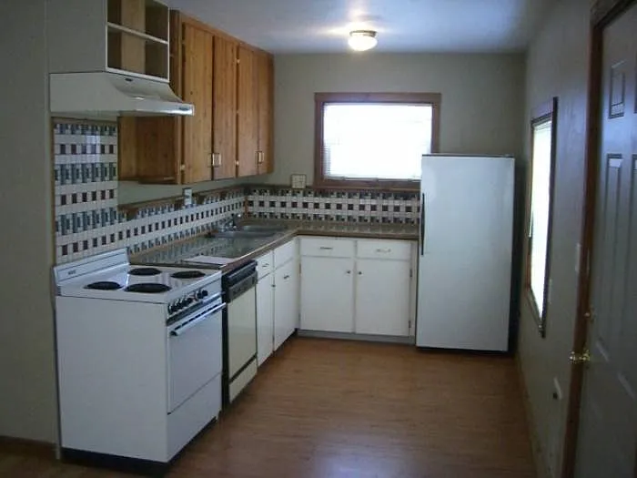 1140 W 28th Ave photo 1