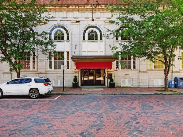 500 Court Sq APT 406, Charlottesville, VA 22902