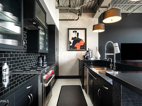 5th image of 15215 N KIERLAND Boulevard #317