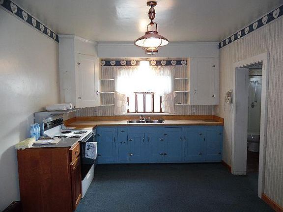 3rd image of 43 East Ave