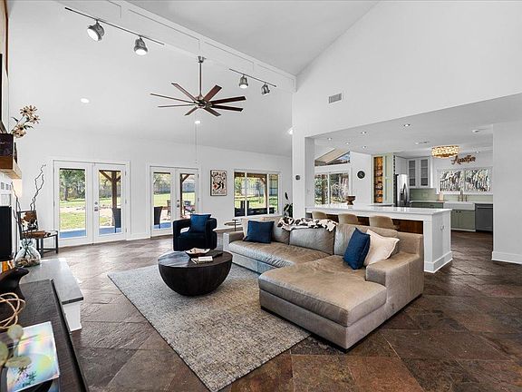 5th image of 14519 Fitzhugh Rd
