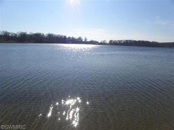 2nd image of 66391 Lakeshore Dr