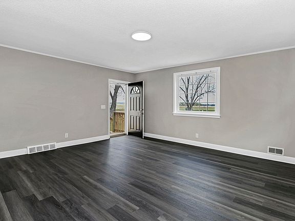 3rd image of 1152 Water Tank Rd