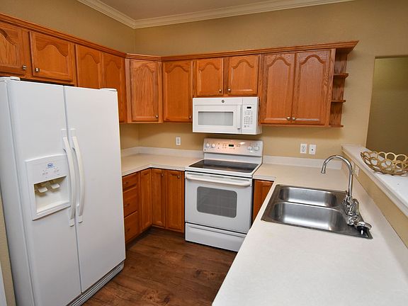 4th image of 137 Sherwood Dr #B